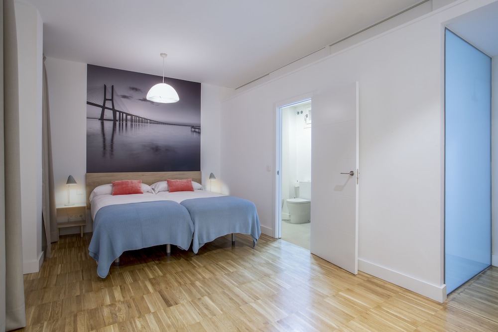 Apartments Slow Suites Luchana 9
