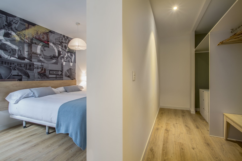 Apartments Slow Suites Luchana 11