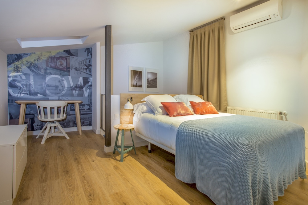 Apartments Slow Suites Luchana 16
