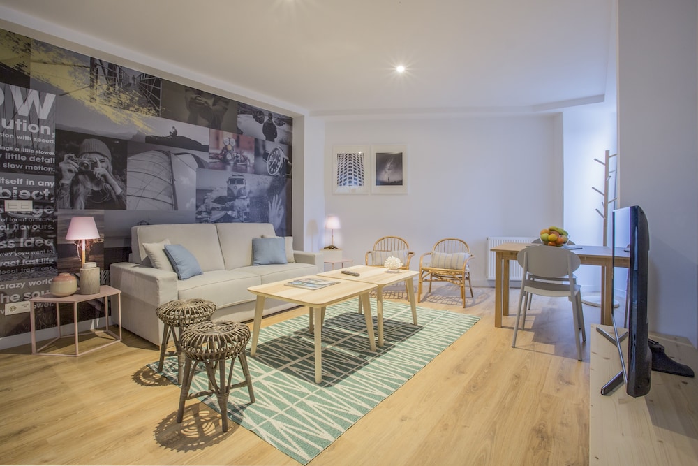 Apartments Slow Suites Luchana 22