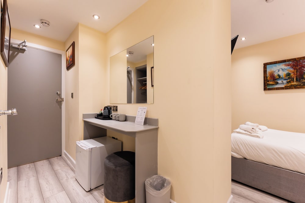 Belmont Hotel 22