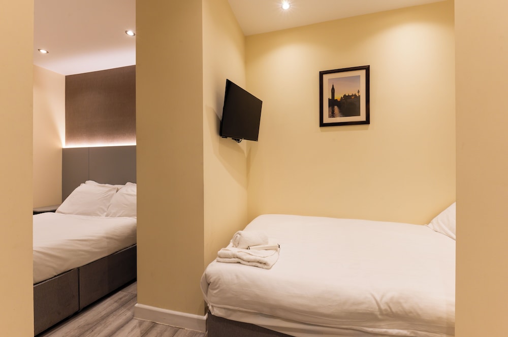 Belmont Hotel 23
