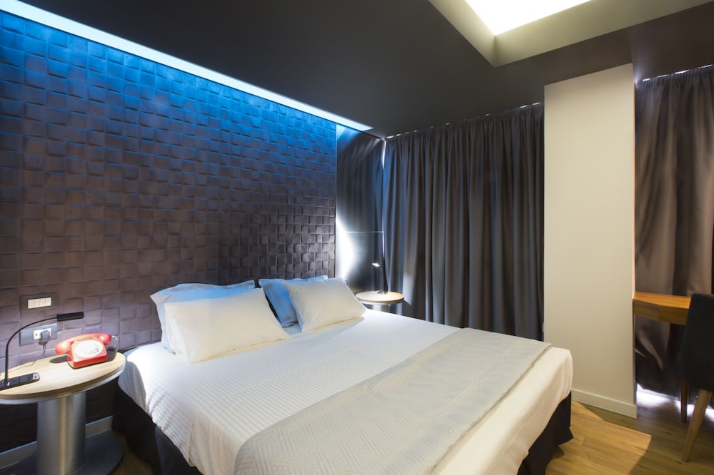 Pi Athens Suites 6