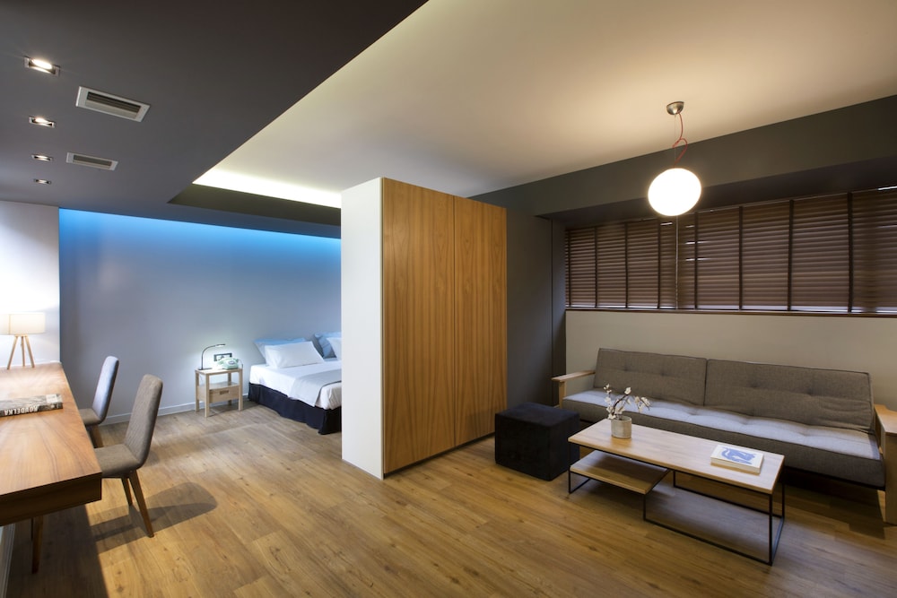 Pi Athens Suites 1