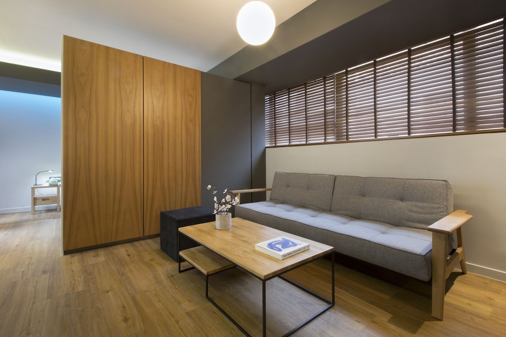 Pi Athens Suites 12