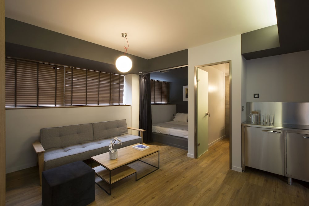 Pi Athens Suites 10