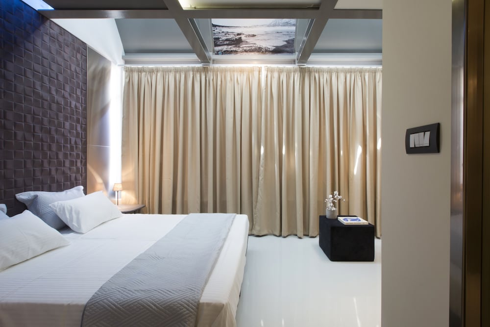 Pi Athens Suites 4