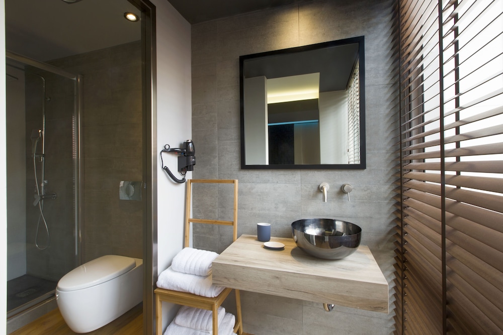Pi Athens Suites 22