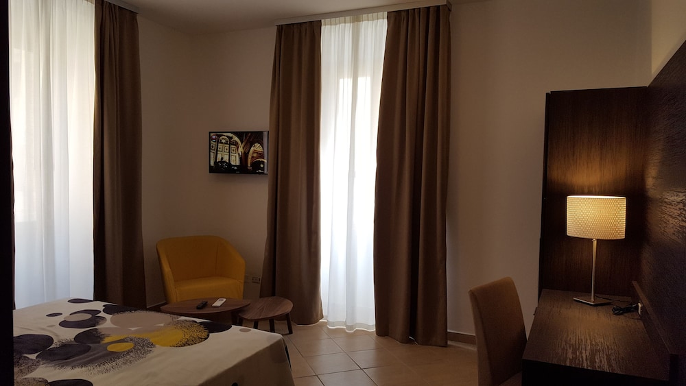 Una Finestra su Monti 16