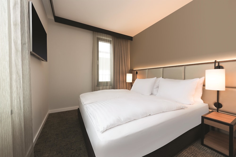 Adina Apartment Hotel Frankfurt Westend 7