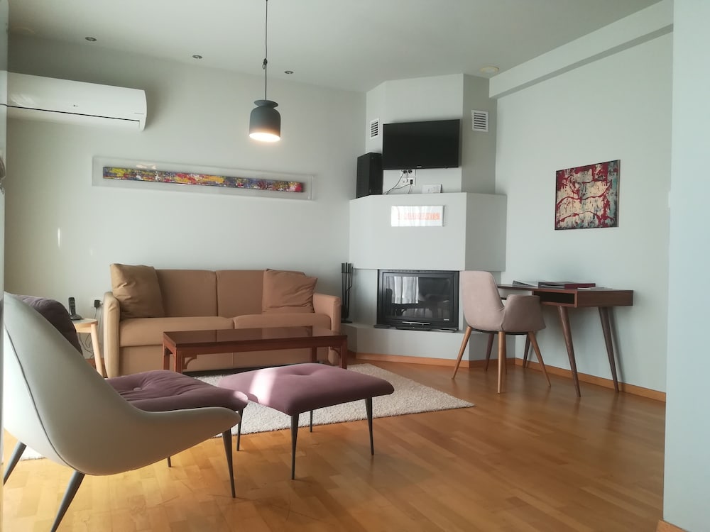 Scale Suites 19