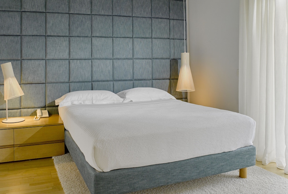 Scale Suites 7