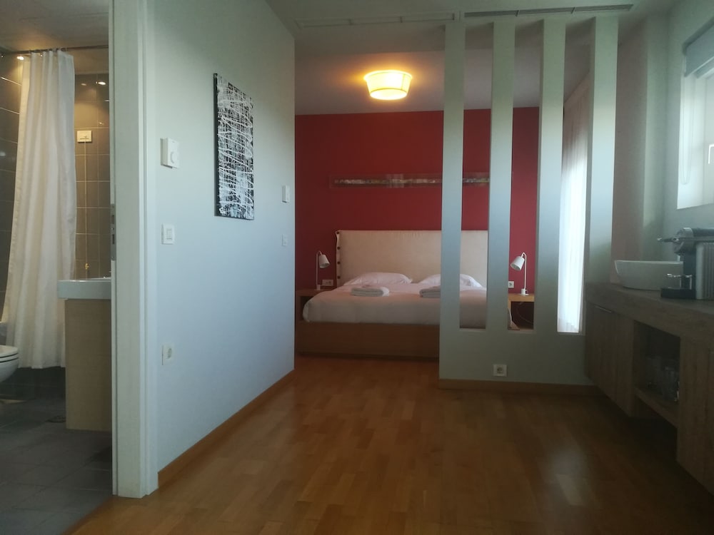 Scale Suites 11