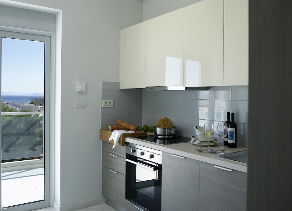 Scale Suites 16