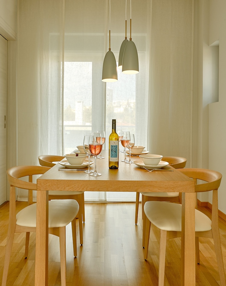 Scale Suites 15