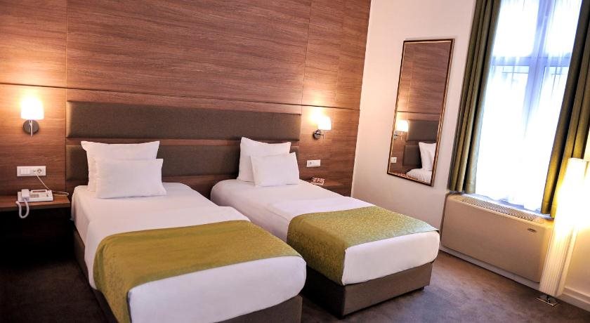 Hotel Opera 12