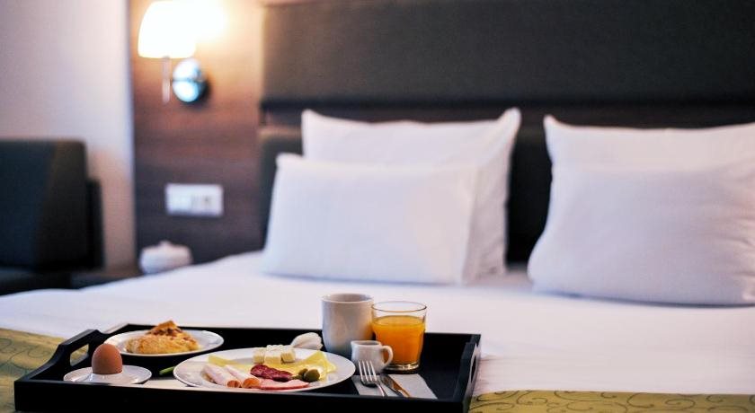 Hotel Opera 24