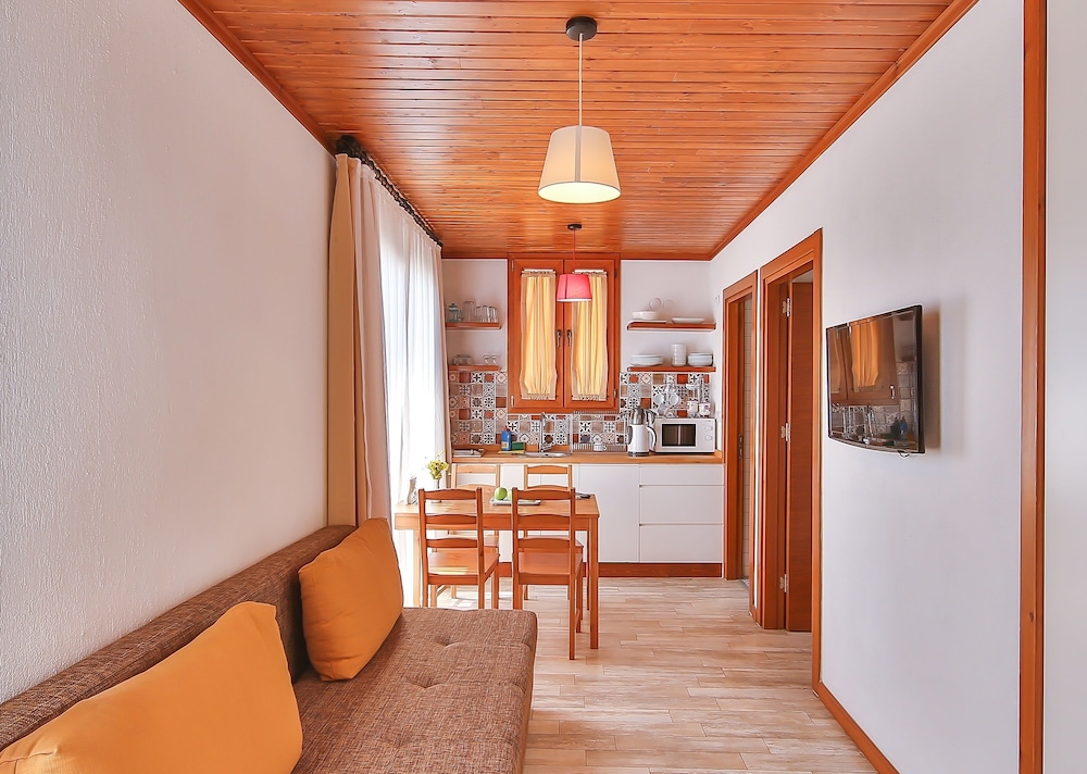 Mare Nostrum Apart 8
