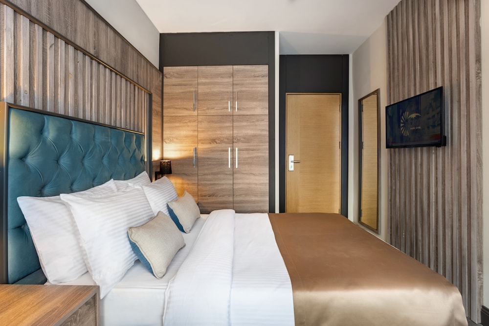 Rodinn Park Hotel 9