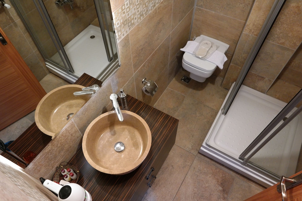 Mytra Hotel 24