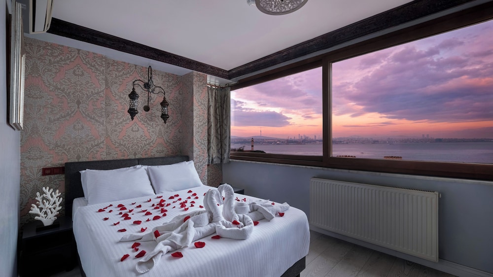 Mytra Hotel 13