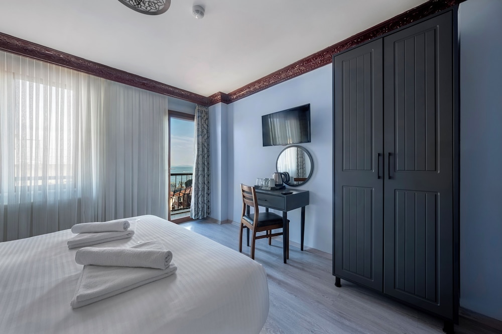 Mytra Hotel 17