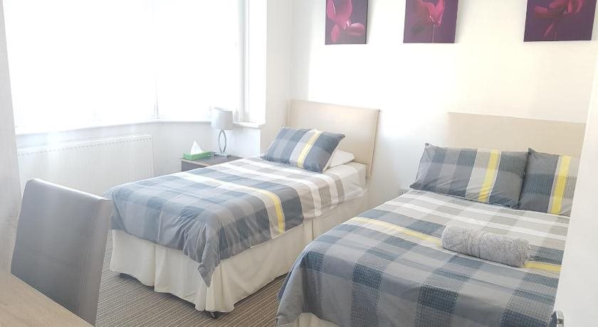 Apple House Guesthouse Wembley 14