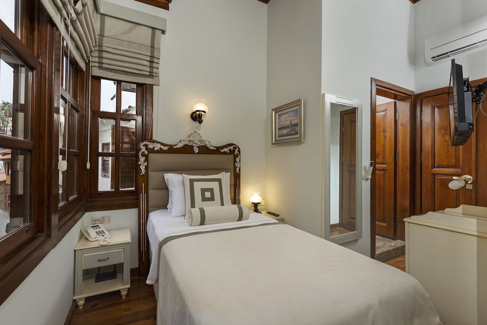 Hotel 1207 Special Class 13