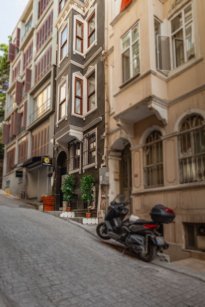 Historic Galata 1