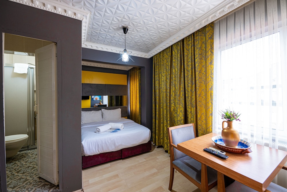 Bomonti Suit Hotel 8