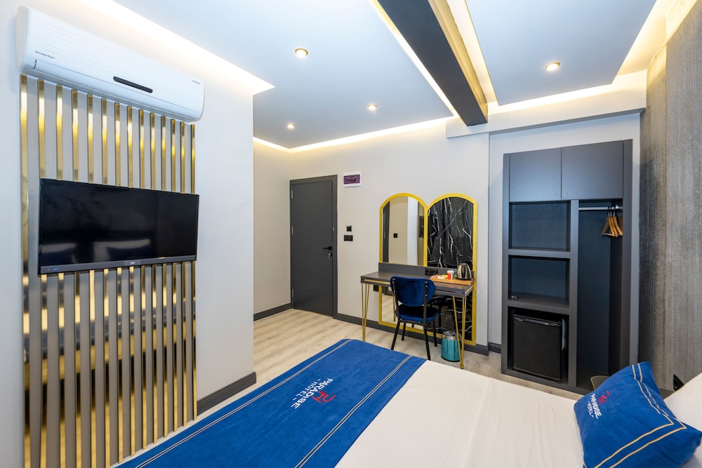 Paradise Airport Hotel 13