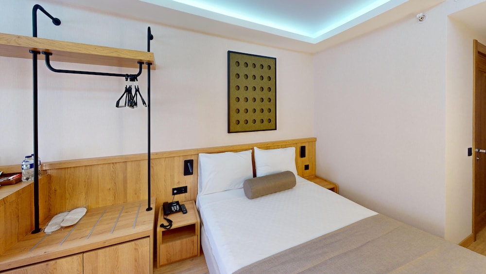 River Hotel 17