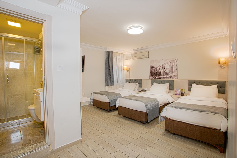 Sim Hotel 16