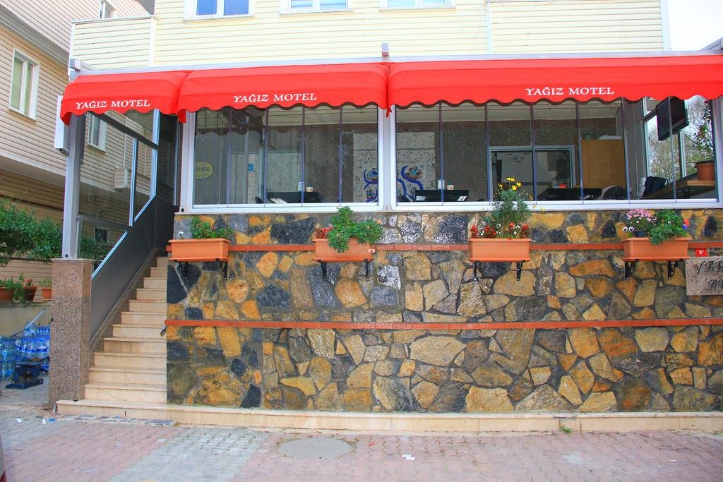 Yagiz Motel 7