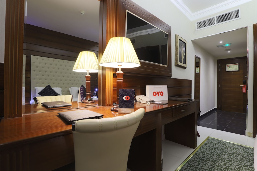 Capital O 325 Queen Palace Hotel 19