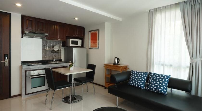 Silom Lofts Luxury Service Apartment 10