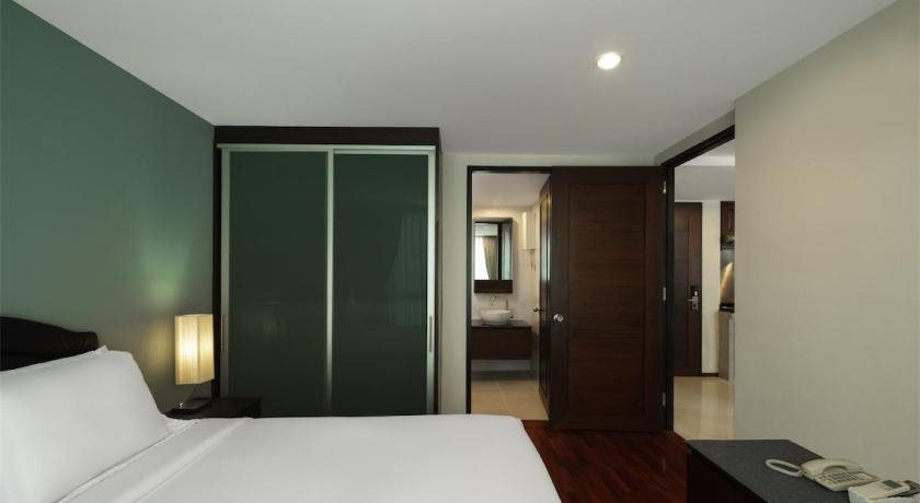 Silom Lofts Luxury Service Apartment 16