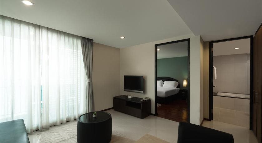 Silom Lofts Luxury Service Apartment 18