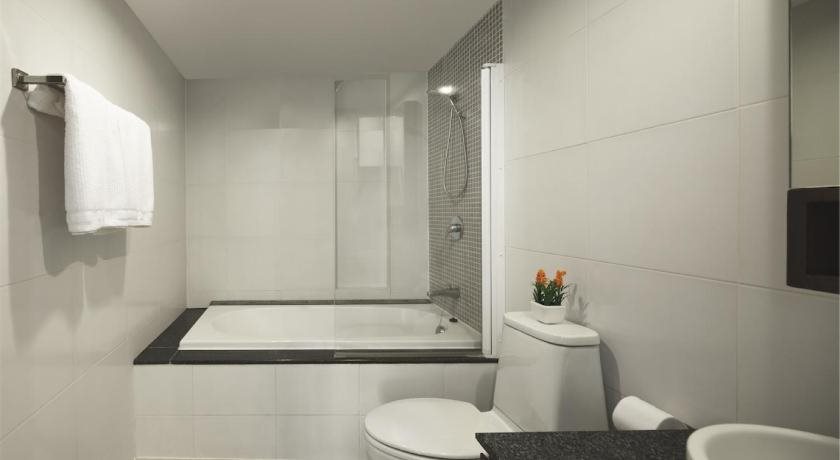 Silom Lofts Luxury Service Apartment 2