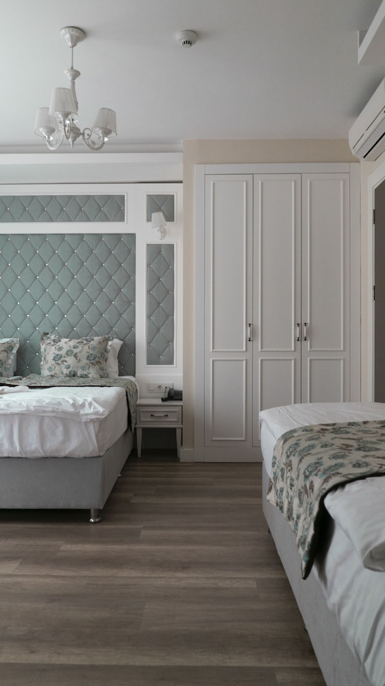 Microyal Hotel 6