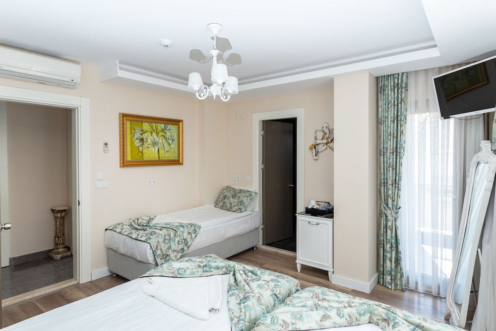 Microyal Hotel 22