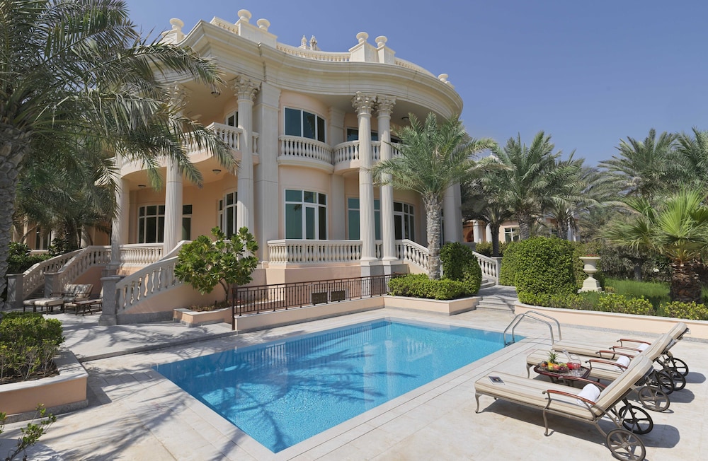 Raffles The Palm 12
