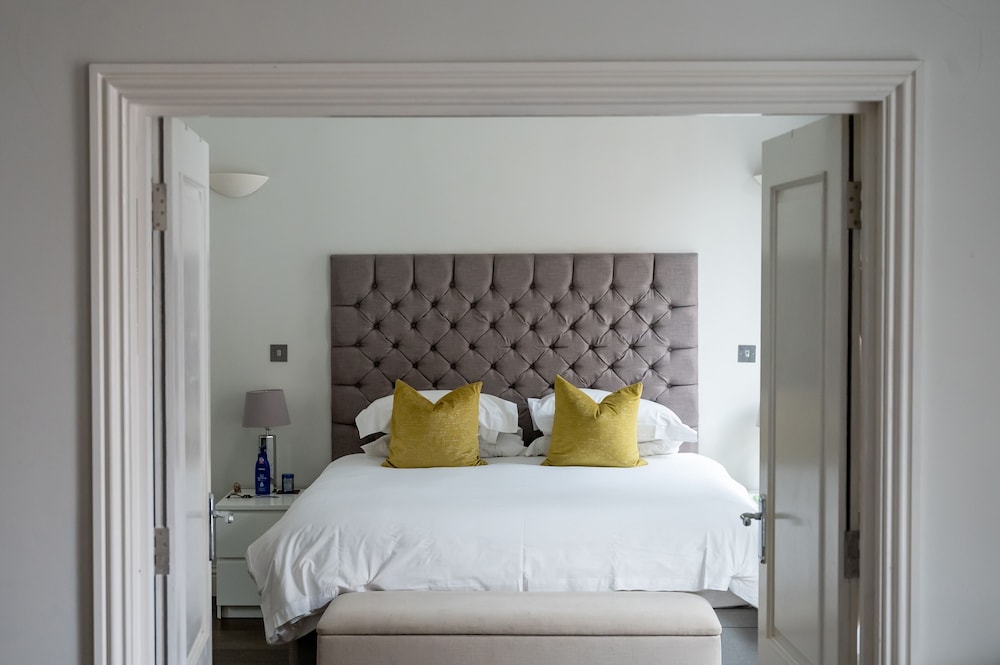 9 Hertford Street 17