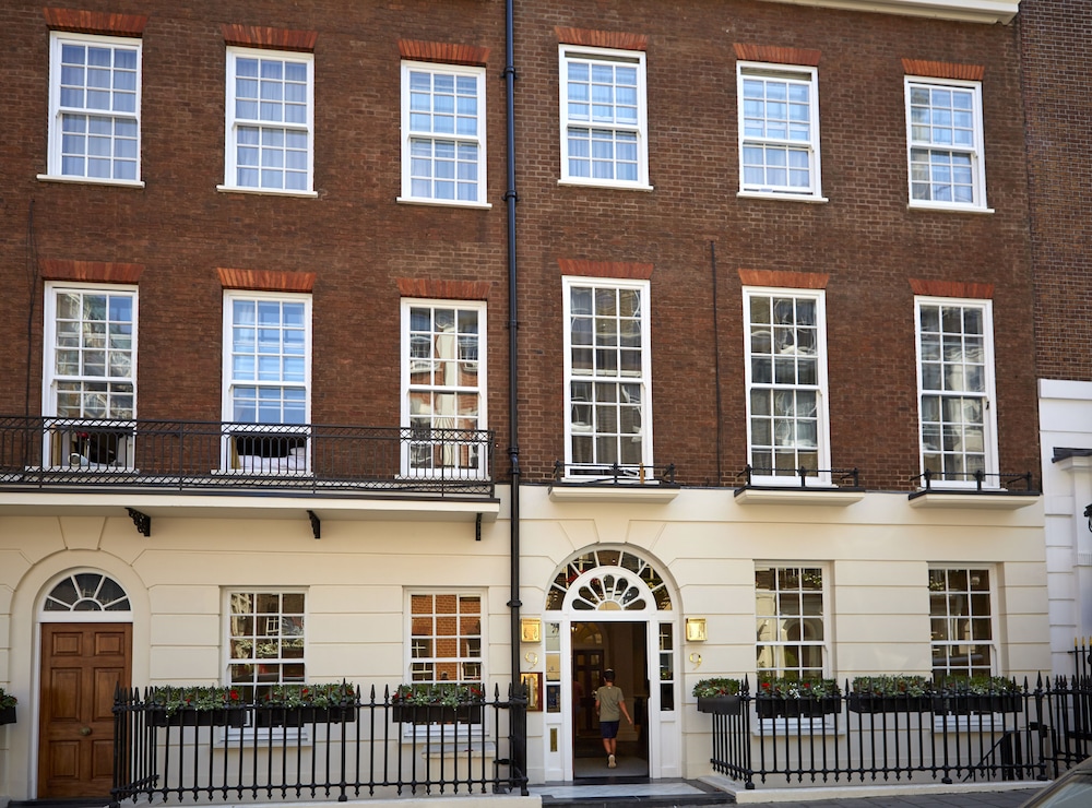 9 Hertford Street 1
