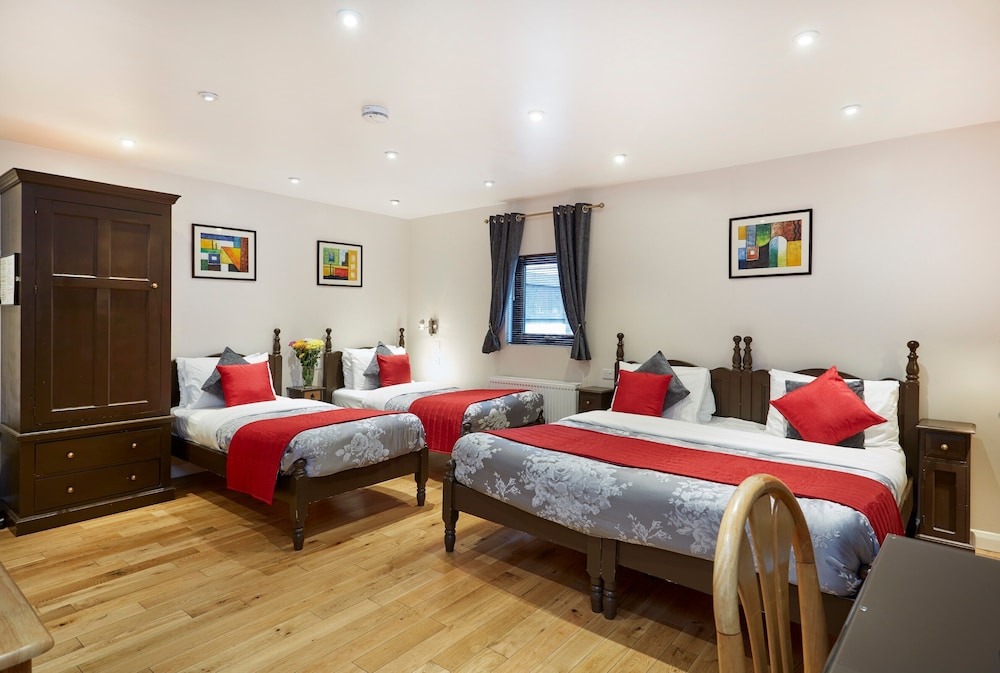 Conifers Guest House 11