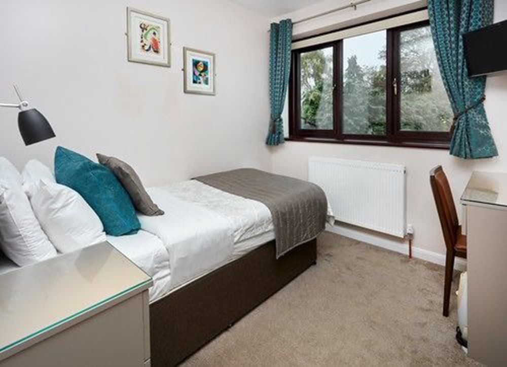 Conifers Guest House 7