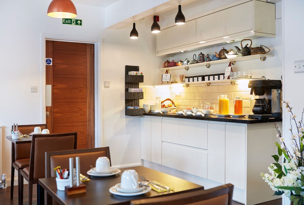 Conifers Guest House 24