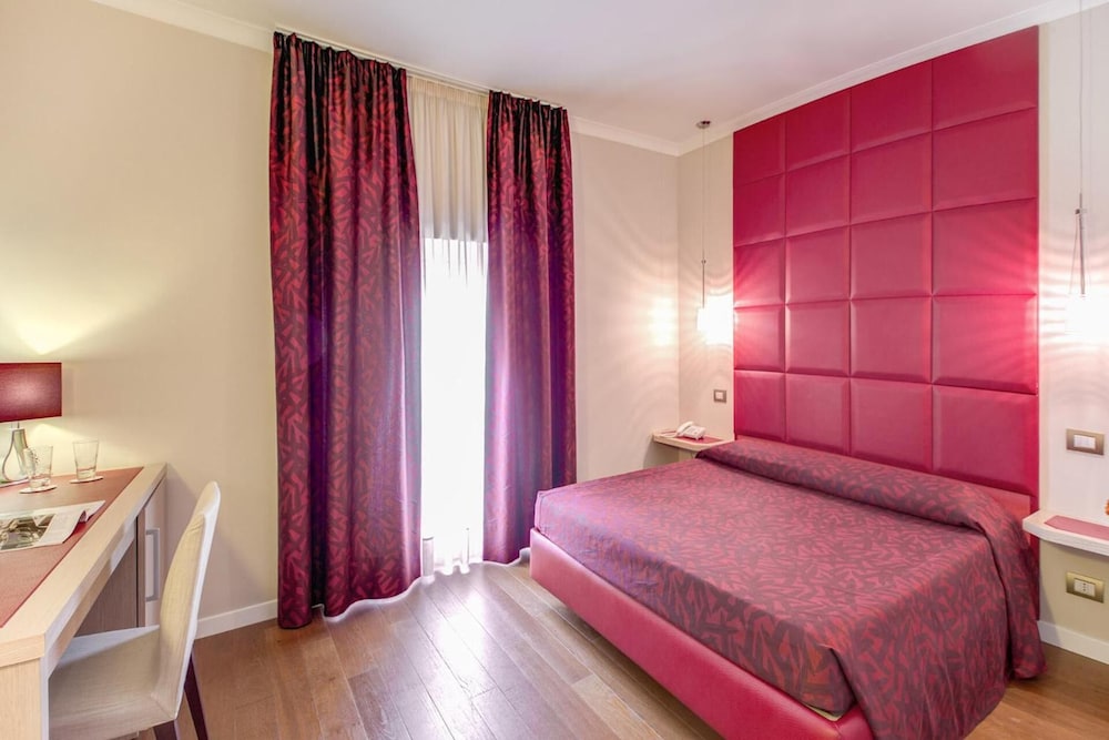 Boutique Rome Inn 11