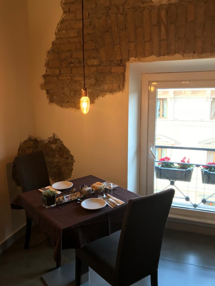 Boutique Rome Inn 13