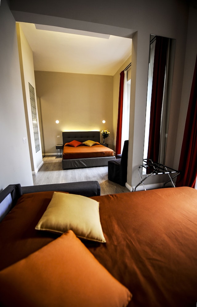 The Roman Empire Guesthouse 7